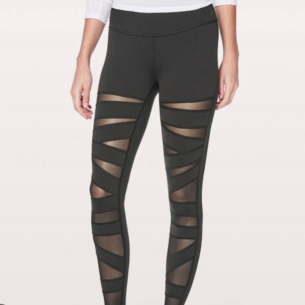 Lulu cross mesh tights